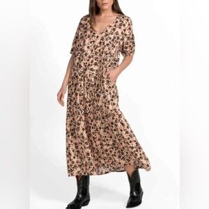 EUC Johnny Was Calme V Neck Tiered Floral Dress Size Medium